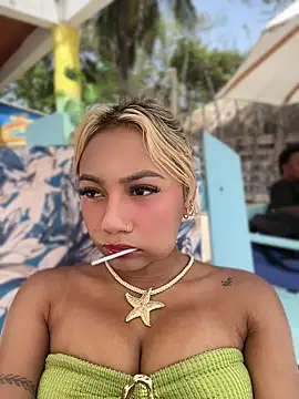 Dulce Sofi  online show from June 13, 2026, 4:05 pm