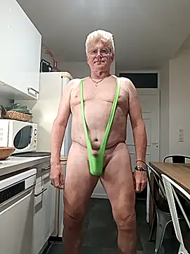 olivbisoumis online show from April 12, 2026, 4:39 am