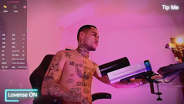 Snapshot of king_of_desire chatting on March 4, 2026, 11:27 am king of desire online show from March 4, 2026, 11:27 am