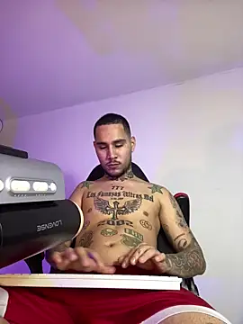 Snapshot of king_of_desire chatting on March 18, 2026, 6:00 pm king of desire online show from March 18, 2026, 6:00 pm