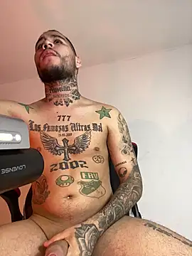 Snapshot of king_of_desire chatting on April 9, 2026, 4:12 pm king of desire online show from April 9, 2026, 4:12 pm