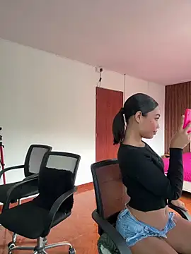 kali rousse online show from February 25, 2026, 12:48 pm