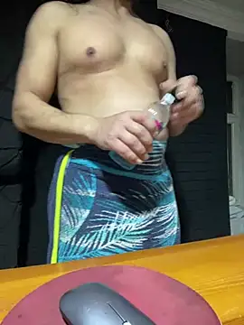 TurkeyMen online show from March 18, 2026, 4:21 pm