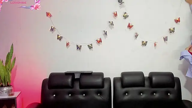 aria-voss online show from March 12, 2026, 12:33 pm