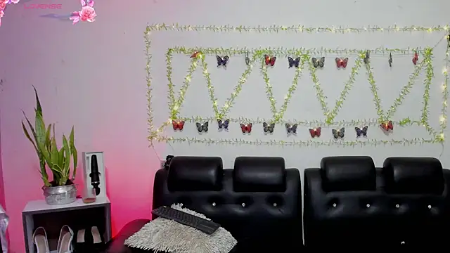 aria-voss online show from April 8, 2026, 12:16 pm