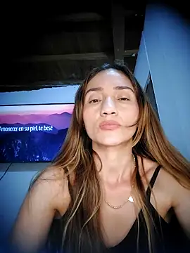 Snapshot of isaa- chatting on April 15, 2026, 3:52 pm isaa- online show from April 15, 2026, 3:52 pm