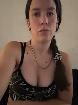 Snapshot of Melu12 chatting on April 15, 2026, 4:25 pm Melu12 online show from April 15, 2026, 4:25 pm