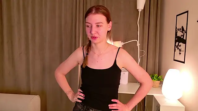 PinkClou9 online show from April 5, 2026, 10:07 pm