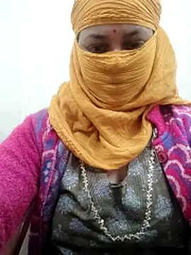 Snapshot of Desi_Heat_Couple chatting on February 19, 2026, 6:42 am Desi Heat Couple online show from February 19, 2026, 6:42 am