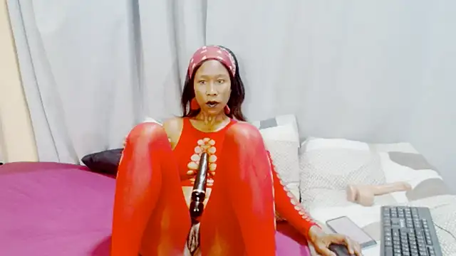 Snapshot of QueenYc chatting on March 6, 2026, 3:36 am QueenYc online show from March 6, 2026, 3:36 am