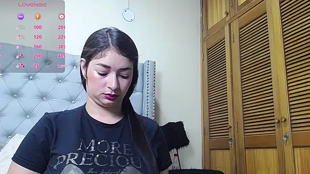 skarlett  36 online show from May 14, 2026, 12:34 pm