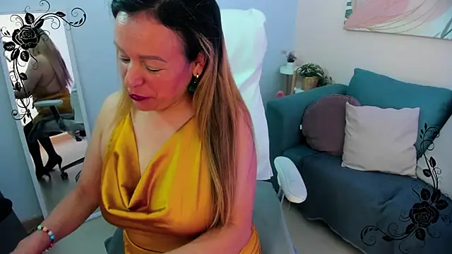 Snapshot of Ivonne_4 chatting on March 5, 2026, 12:56 pm Ivonne 4 online show from March 5, 2026, 12:56 pm