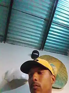 blackhot22c online show from April 14, 2026, 9:32 pm