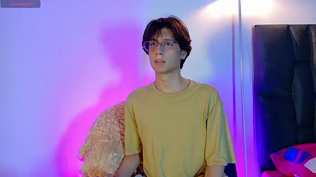 lui x dust online show from April 13, 2026, 3:34 am