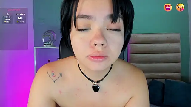 April Swett online show from March 25, 2026, 11:49 am