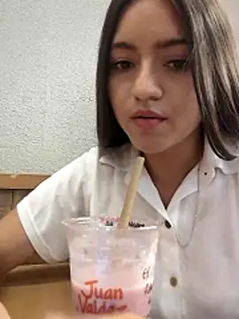 DulceCaroX online show from March 18, 2026, 8:56 pm