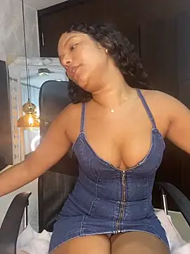 Miaafoxx   online show from March 22, 2026, 7:28 pm