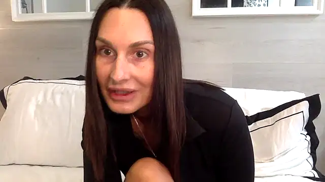 ms lara online show from March 5, 2026, 11:17 am