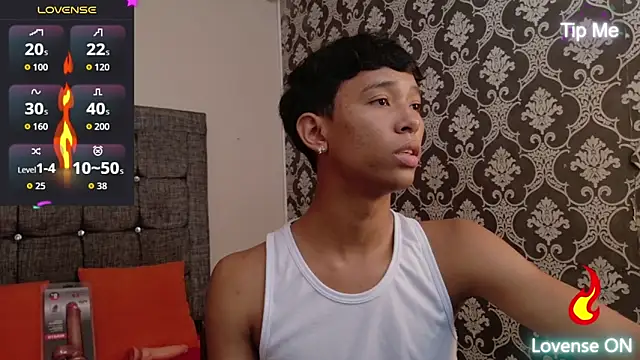 Snapshot of Little_Twink19x chatting on May 25, 2026, 7:42 pm Little Twink19x online show from May 25, 2026, 7:42 pm