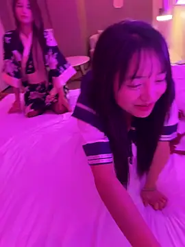 zhuendong000001 online show from April 15, 2026, 4:58 pm