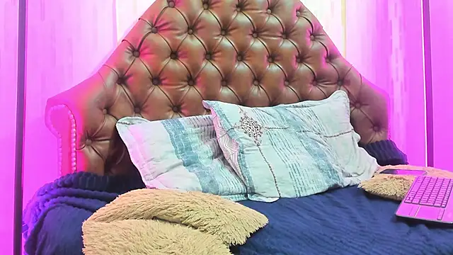 thiago cruz0 online show from February 23, 2026, 12:46 pm