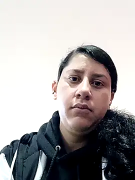 LunaDamasco online show from April 18, 2026, 2:48 am