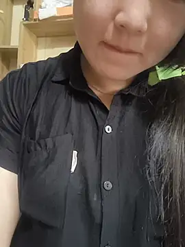 Snapshot of MayEva_ly chatting on June 29, 2026, 1:56 am MayEva ly online show from June 29, 2026, 1:56 am