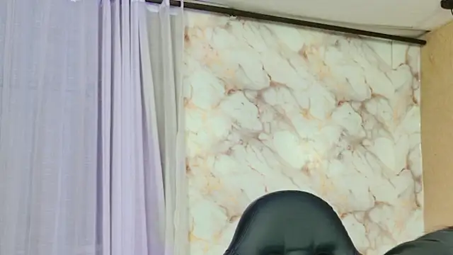 QueenSallyDesire online show from April 11, 2026, 1:10 am