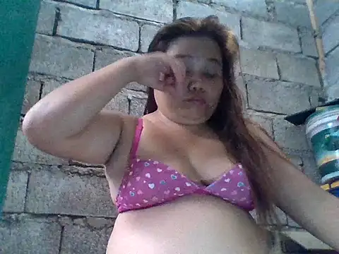 Snapshot of sweetlyn31 chatting on June 22, 2026, 6:32 am sweetlyn31 online show from June 22, 2026, 6:32 am