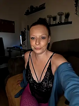 ZaramourXMrX online show from April 10, 2026, 7:07 pm