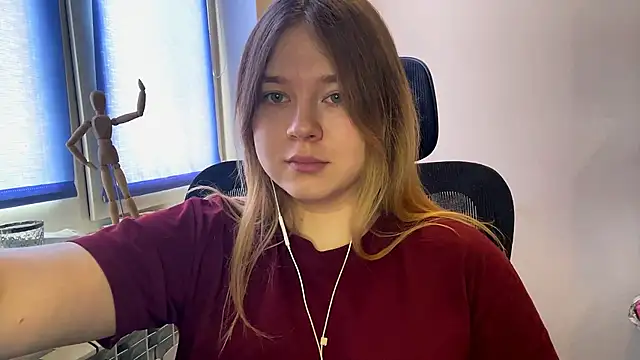 TomikoPfau online show from February 23, 2026, 9:06 am