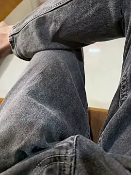 neekosam12 online show from March 11, 2026, 4:51 am