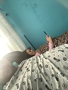 Snapshot of LaBuBupara chatting on March 1, 2026, 1:24 pm LaBuBupara online show from March 1, 2026, 1:24 pm