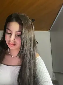 Mady Pink online show from April 14, 2026, 3:45 am