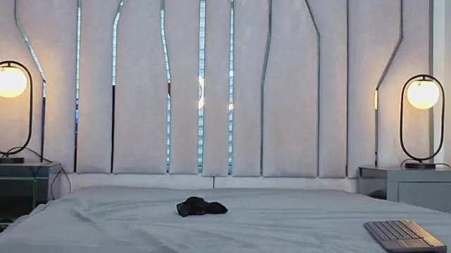 CHARLIE WALKERR online show from April 16, 2026, 9:39 pm