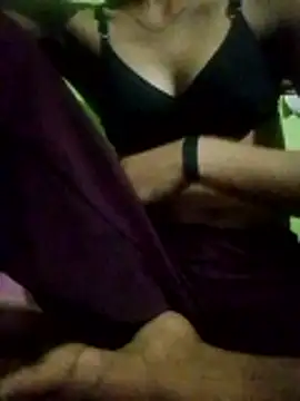 wifedesi7050 online show from May 21, 2026, 4:47 pm