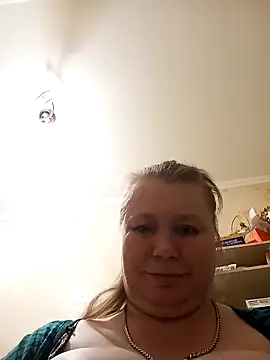 Snapshot of KiraStanton chatting on April 18, 2026, 5:50 pm KiraStanton online show from April 18, 2026, 5:50 pm