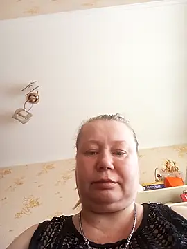 Snapshot of KiraStanton chatting on May 6, 2026, 11:48 am KiraStanton online show from May 6, 2026, 11:48 am