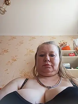 KiraStanton online show from June 19, 2026, 11:25 am