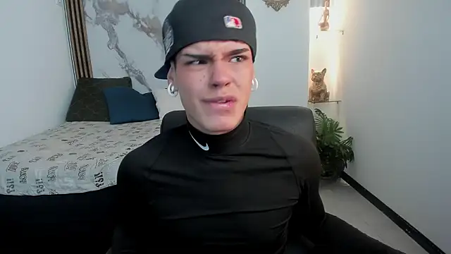 Mk Desire online show from March 3, 2026, 2:39 am