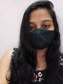 Shaliniqueen online show from June 24, 2026, 2:05 pm