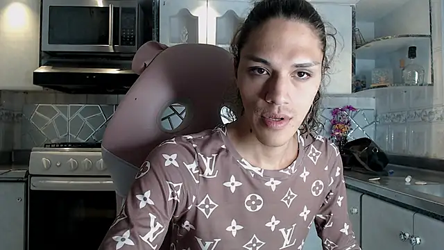 Snapshot of CrisOzzz chatting on February 25, 2026, 8:40 pm CrisOzzz online show from February 25, 2026, 8:40 pm