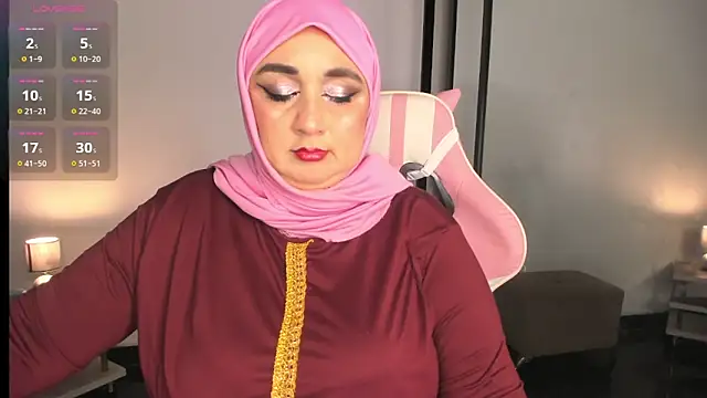 Snapshot of HijabiMilff chatting on June 4, 2026, 1:50 pm HijabiMilff online show from June 4, 2026, 1:50 pm