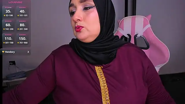 Snapshot of HijabiMilff chatting on June 6, 2026, 3:28 pm HijabiMilff online show from June 6, 2026, 3:28 pm