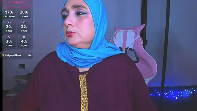 Snapshot of HijabiMilff chatting on June 11, 2026, 3:43 pm HijabiMilff online show from June 11, 2026, 3:43 pm