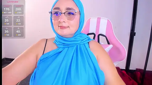 Snapshot of HijabiMilff chatting on June 23, 2026, 4:38 pm HijabiMilff online show from June 23, 2026, 4:38 pm