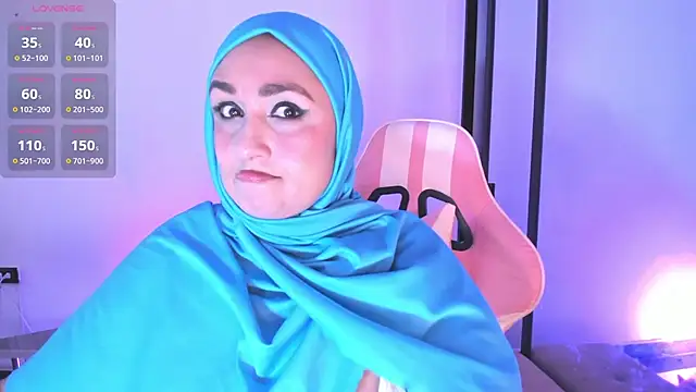 Snapshot of HijabiMilff chatting on July 31, 2026, 3:44 pm HijabiMilff online show from July 31, 2026, 3:44 pm