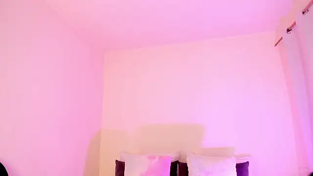 MIAA ROBERTSS online show from March 28, 2026, 6:13 am