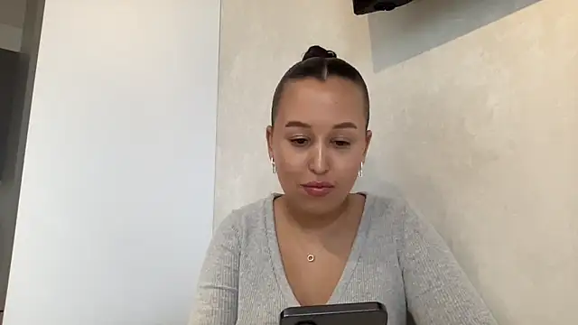 Snapshot of Dana_005 chatting on May 10, 2026, 3:50 pm Dana 005 online show from May 10, 2026, 3:50 pm