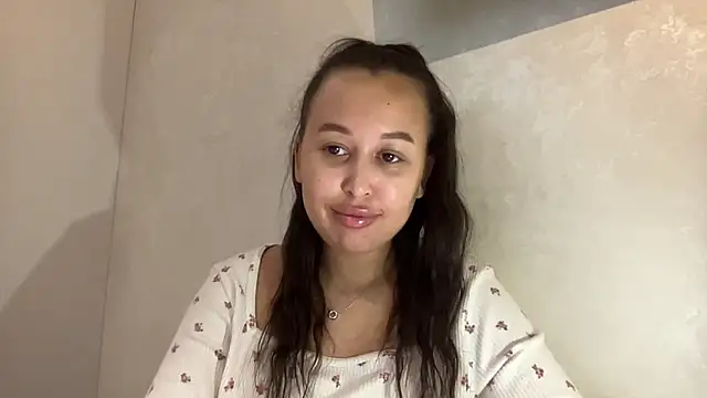 Snapshot of Dana_005 chatting on May 11, 2026, 7:33 pm Dana 005 online show from May 11, 2026, 7:33 pm